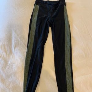 Koral xs women’s leggings with green side